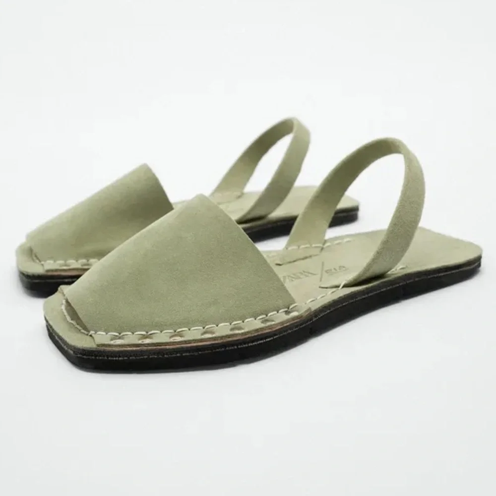 Zara RIA collaboration artisan leather sandals, neutral sage green - Picture 8 of 10